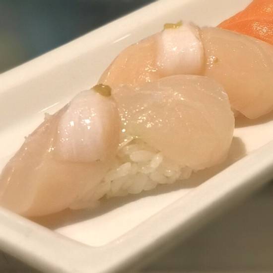 Order Scallop - Hokkaido Sushi food online from K-ZO Restaurant store, Culver City on bringmethat.com