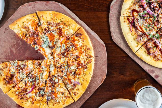 Order Buffalo Chicken Pizza food online from Uncle Bucks Fish Bowl & Grill store, Memphis on bringmethat.com
