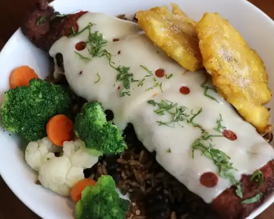 Order Milanesa de Carne food online from El Tropico Cuban Kitchen store, Aventura on bringmethat.com