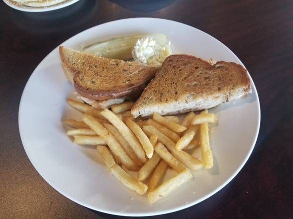 Order Turkey Reuben Melt food online from Brookfieldbreakfast store, Brookfield on bringmethat.com