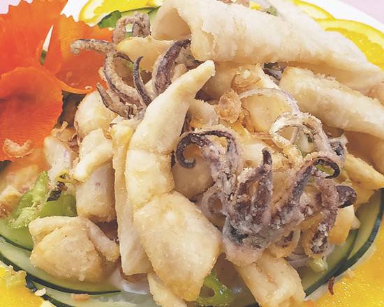 Order Salted and Pepper Squid 椒盐鱿鱼 food online from Jin Ding Restaurant store, Bryn Mawr on bringmethat.com