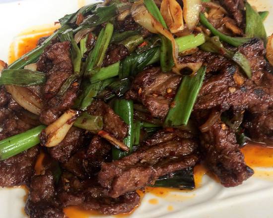 Order 28. Beef with Cumin Flavor food online from Mulan Asian Bistro store, Memphis on bringmethat.com