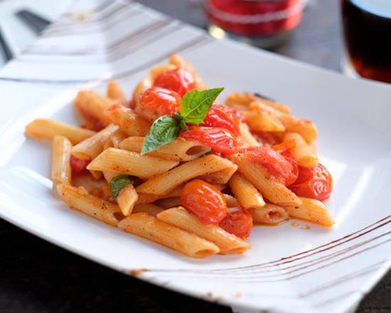 Order Penne Pomodoro ( tomato sauce) food online from Pizza Pazza store, Miami on bringmethat.com