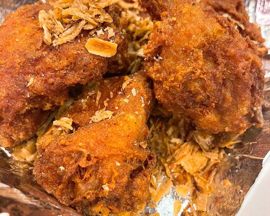 Order Hat Yai Fried Chicken food online from Baramee Thai Restaurant store, San Pedro on bringmethat.com
