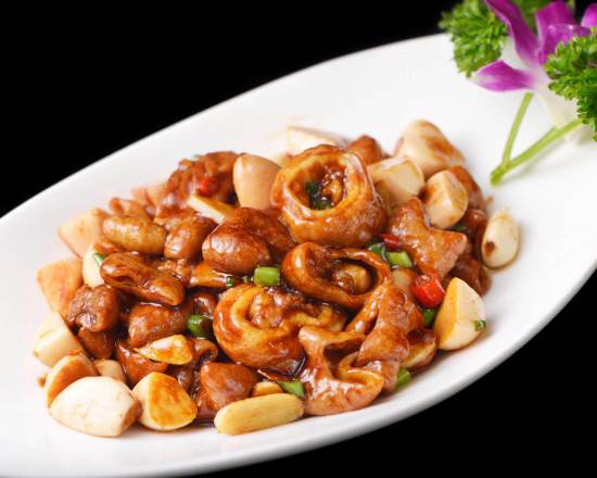 Order 腊八蒜烧肥肠 Braised Pork Intestines with Pickled Garlic food online from Min Chef store, Tustin on bringmethat.com