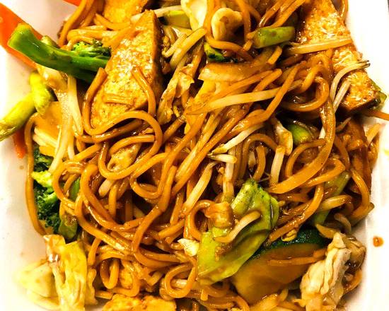 Order Lo Mein Noodles food online from East Moon store, Lubbock on bringmethat.com