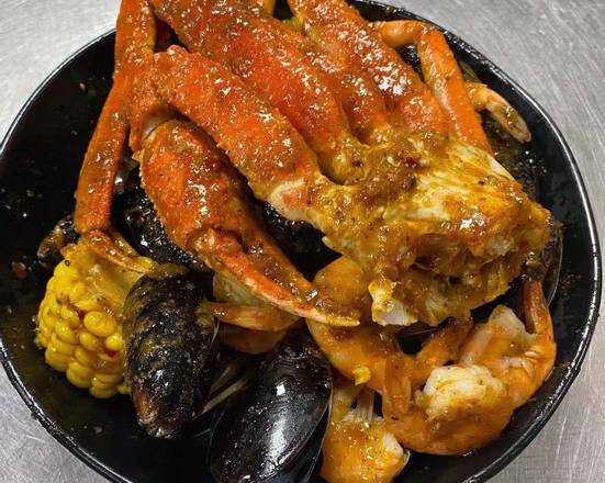 Order Sc2. Seafood Combo food online from Captain King's Seafood City store, Memphis on bringmethat.com