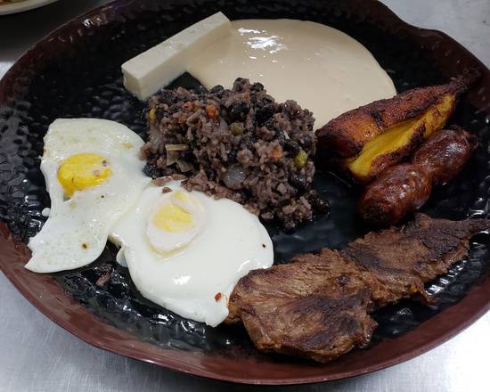 Order Desayuno Meta Breakfast food online from El Metapaneco store, Los Angeles on bringmethat.com
