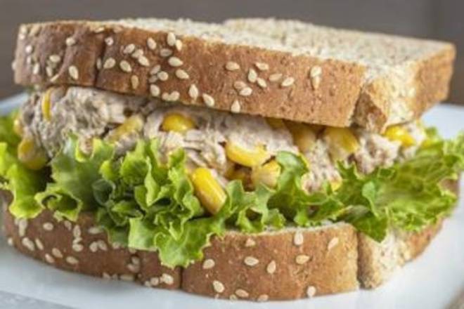 Sándwich de Atún con Elote