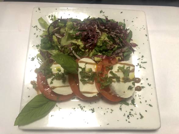 Order Insalata Caprese food online from Trattoria Luna store, Miami on bringmethat.com