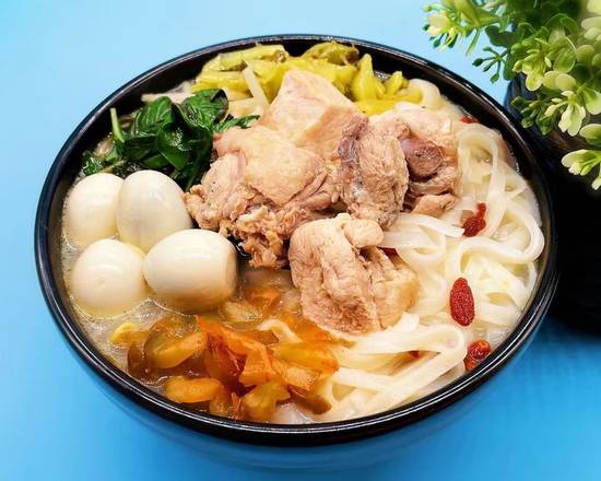 Order 清炖鸡汤米线 Yellow Chicken rice noodle soup food online from Fashion Wok store, Sunnyvale on bringmethat.com