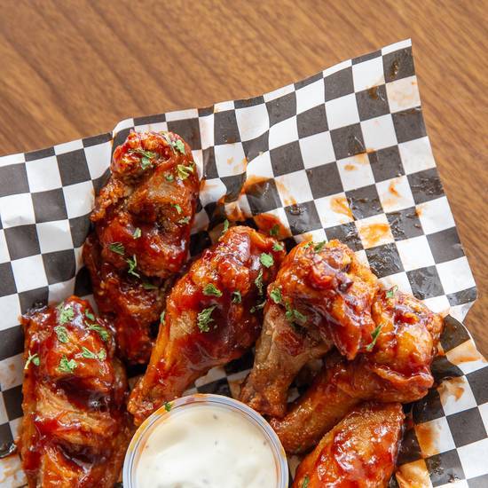 Order Crispy Chicken Wings food online from Zero Degrees store, Thornton on bringmethat.com