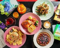 Moooon River Cafe & Books