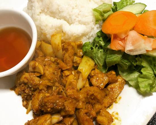 Order VE4 Lemongrass vegan meat with rice food online from The Ripple Of Smiles store, Honolulu on bringmethat.com