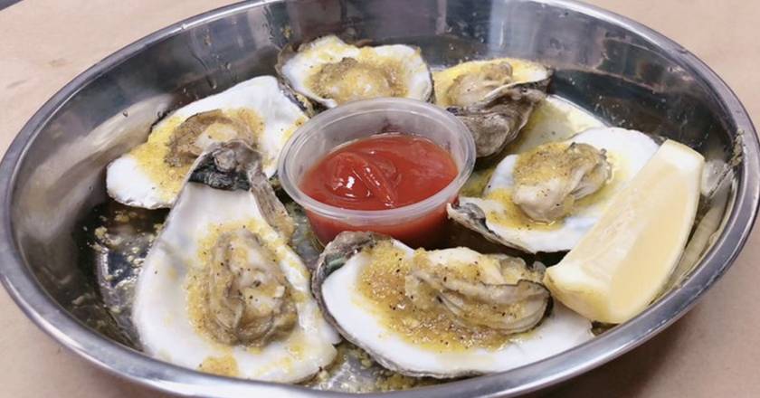 Order Steamed Oyster (6PC) food online from Cajun Crab Hut store, Saint Augustine on bringmethat.com
