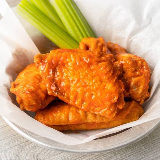 Order 5 Wings food online from Hurricane Grill & Wings store, Jacksonville on bringmethat.com