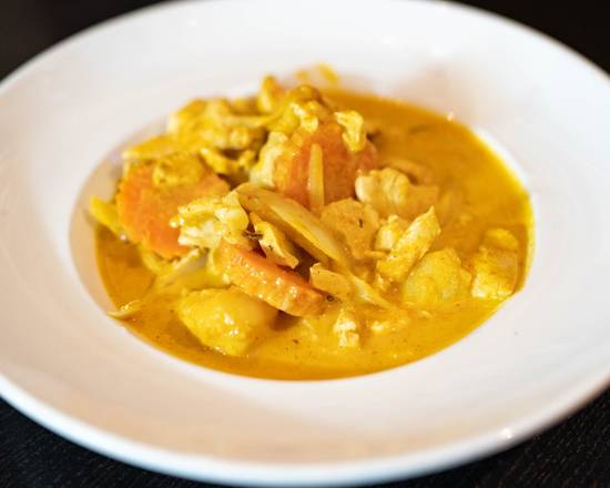 Order Yellow Curry-GF food online from Emporium Thai Cuisine store, Los Angeles on bringmethat.com
