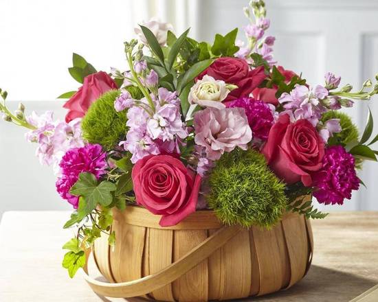 Order Radiant Remembrance Bouquet (Good) food online from Cerezos Flowers store, Miami on bringmethat.com