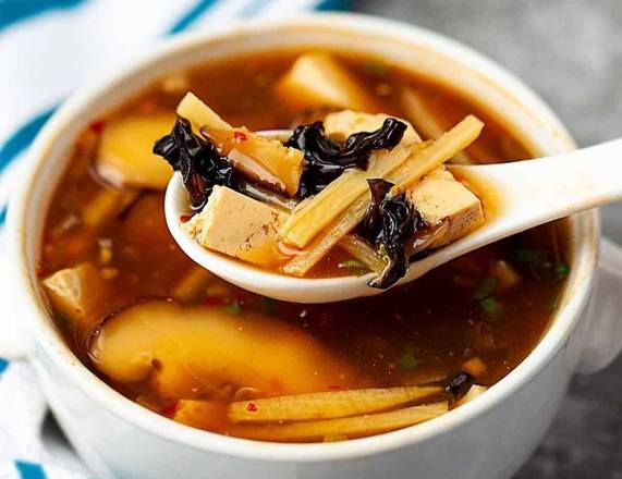 Order Hot & Sour Soup Large (32oz)  food online from Hong Kong Alleys Kitchen store, Union Park on bringmethat.com