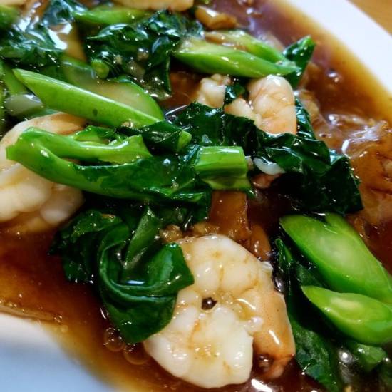 Order Lad Nah Noodle food online from Pho Sho Fusion House store, Porterville on bringmethat.com