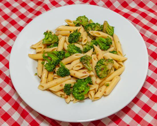 Order Penne Pasta  with Sautéed Broccoli in Garlic Oil (1 lb) food online from V & S Italian Deli store, Boca Raton on bringmethat.com