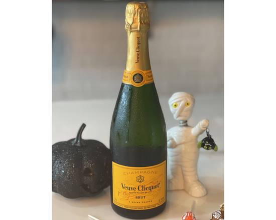 Order Veuve Cliequot Brut Champagne food online from Boca Raton Flatbread Company store, Boca Raton on bringmethat.com
