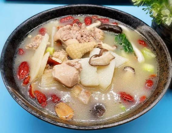 Order 蜀湘老母鸡汤 Yellow chicken soup (with bone) food online from Fashion Wok store, Sunnyvale on bringmethat.com