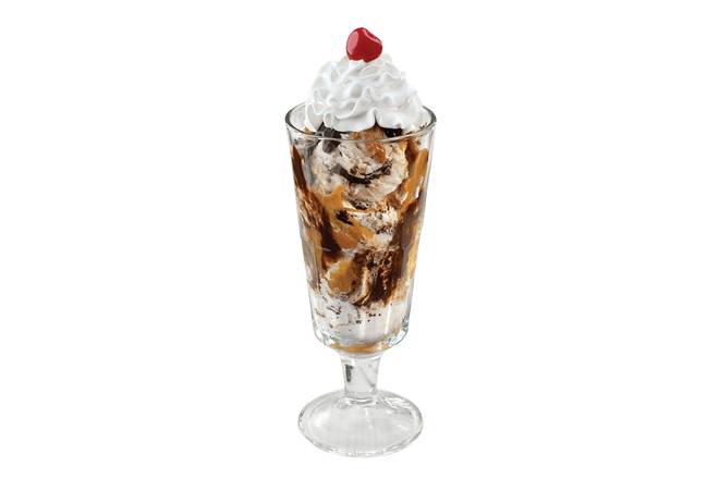 Order Hunka Chunka PB Fudge® Sundae food online from Friendly store, Johnstown on bringmethat.com