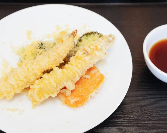 Order Shrimp & Veggie Tempura food online from Asakuma Sushi store, Beverly Hills on bringmethat.com
