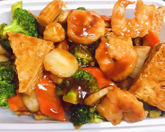 Order Shrimp with Bean Curd豆腐虾 food online from Yummy Yummy Chinese Restaurant store, New Orleans on bringmethat.com