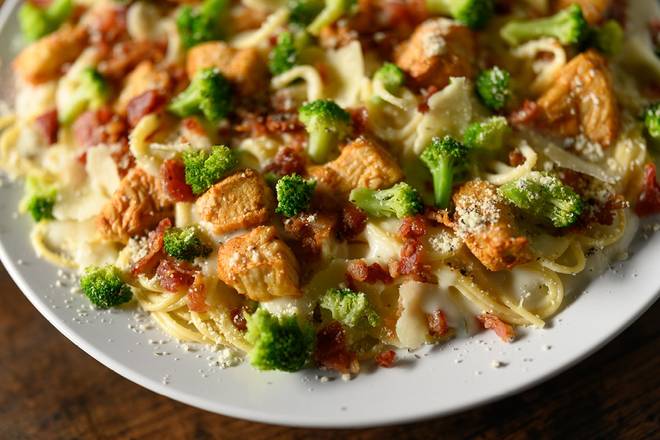 Order Chicken Carbonara food online from Fazoli's store, Nashville on bringmethat.com
