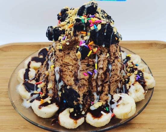 Order Chocolate Banana Snow Ice  food online from Nio store, Honolulu on bringmethat.com