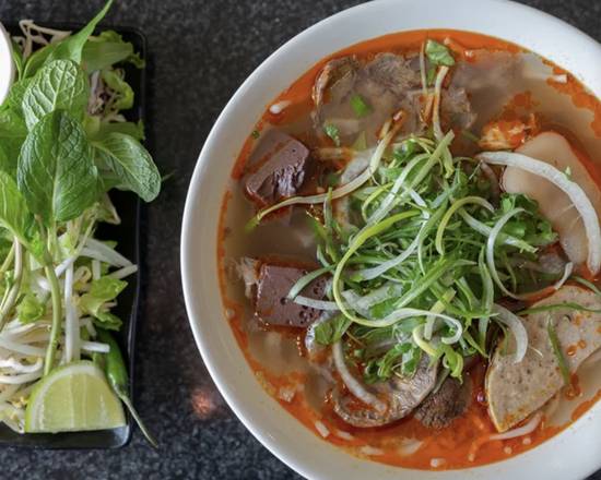 Order Bún Bò "Huế" food online from Quan Mii Fountain Valley store, Fountain Valley on bringmethat.com