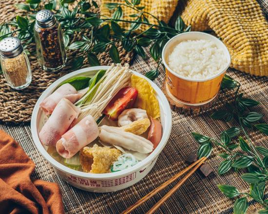 台北市內湖區美食 高雄劉家酸菜白肉鍋台北新莊店 網友評價 菜單 推薦餐點 食記 外送優惠 飢餓黑熊