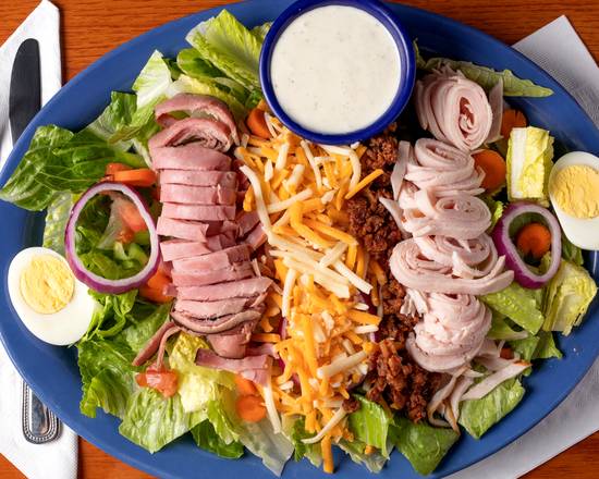 Order Chef Salad food online from Kiwi Pub & Grill store, Altamonte Springs on bringmethat.com