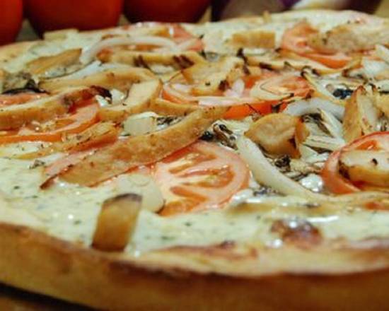 Order Chicken Garlic Veggie Pizza (12" Medium) food online from Stefano's Pizza store, Mill Valley on bringmethat.com