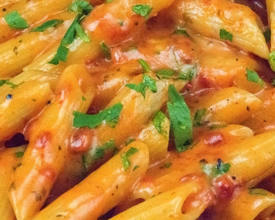 Order Pasta with Crema Rosa Sauce food online from Eddie's Italian Eatery store, Claremont on bringmethat.com