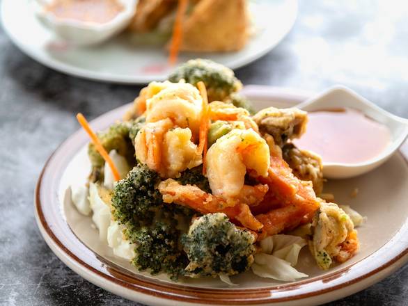 Order Fried Prawns and Veggies (Kung Tod) food online from Little Plearn Thai Kitchen store, Berkeley on bringmethat.com