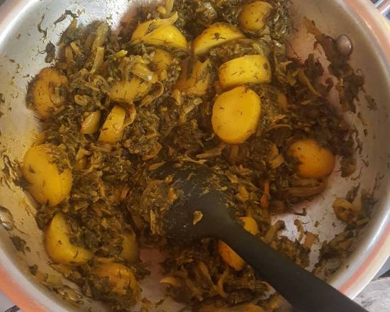 Order Saag Aloo food online from Tandoorish Indian Cuisine Restaurant store, Houston on bringmethat.com
