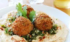 Ramsi's Cafe On the World