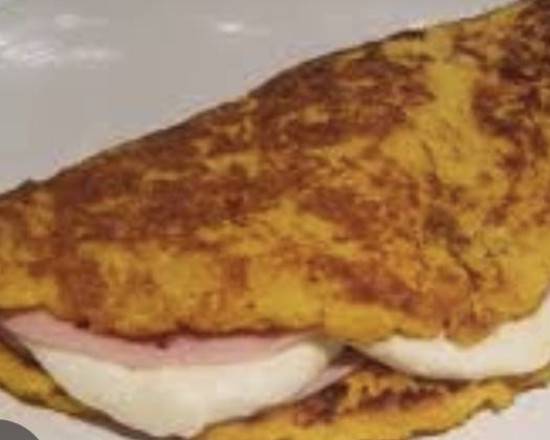 Order Cachapa La Gocha food online from Arepa One store, Hialeah on bringmethat.com