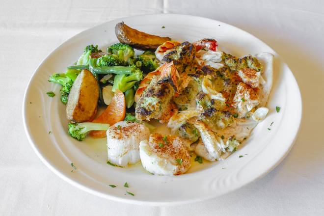 Order Combo Seafood Broiled food online from Dante's Place Restaurant-Pizza store, Leonia on bringmethat.com