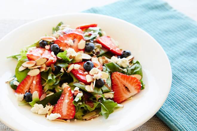 Order Very Berry Salad food online from The Broken Yolk Cafe  store, San Diego on bringmethat.com