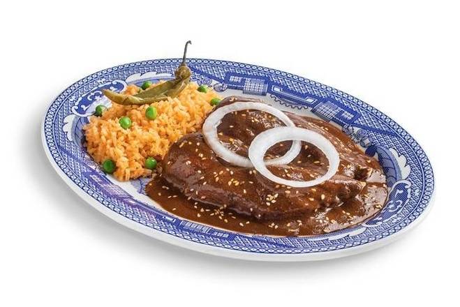 Pechuga de pollo con mole Poblano SKU 8045