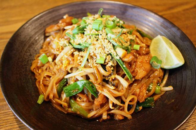 Order Pad Thai Noodle 泰式炒河粉 food online from Taste store, Plantation on bringmethat.com
