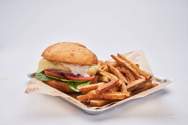 Order Grilled Chicken Spinach Club food online from Primanti Bros store, State College on bringmethat.com