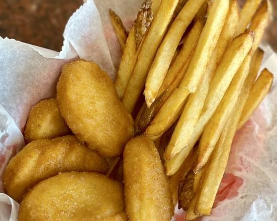 Order Chicken Nuggets food online from Pita Plus of Aventura store, Aventura on bringmethat.com