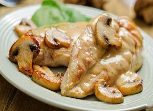 Order Chicken Breast with mushroom sauce - Pollo a la Plancha en salsa de Champiñones with 3 sides + 1 Coca Cola Gratis food online from Medellin Restaurant store, Coconut Creek on bringmethat.com
