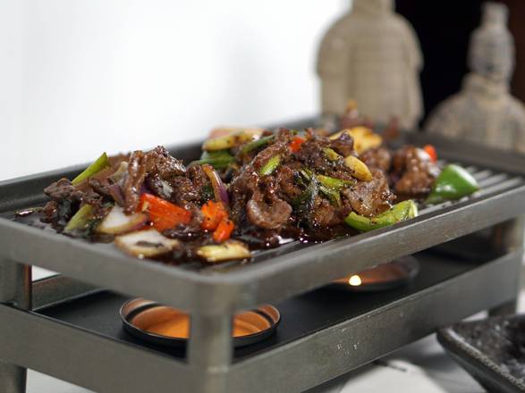 Order Black Pepper Beef food online from Inchin Bamboo Garden store, Nashville on bringmethat.com