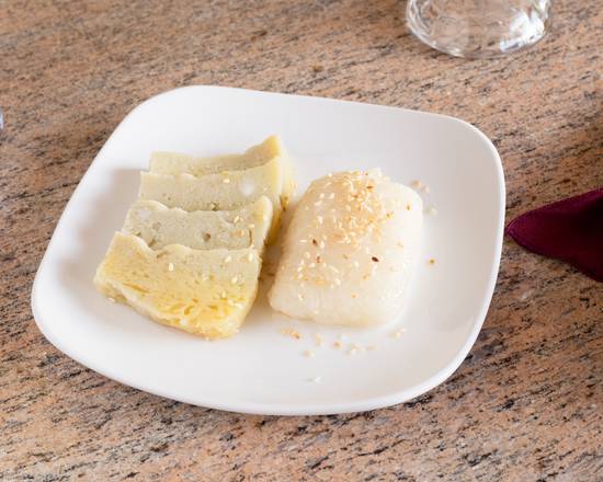 Order Thai Custard Sticky Rice food online from Siam Garden Thai Restaurant store, St. Petersburg on bringmethat.com